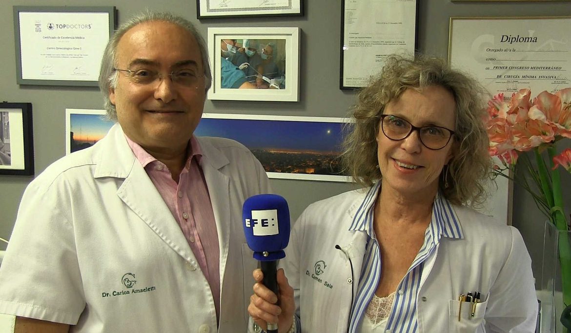 El doctor Carlos Amselem y la doctora Carmen Sala, de Gine-3 Barcelona.
