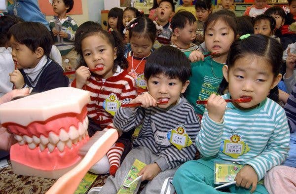 El cuidado bucal infantil, esencial desde la primera dentición