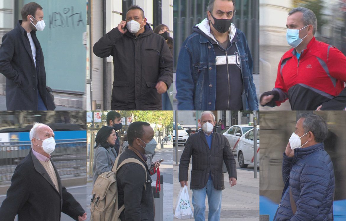 hombre en tiempos del coronavirus paseando por la calle