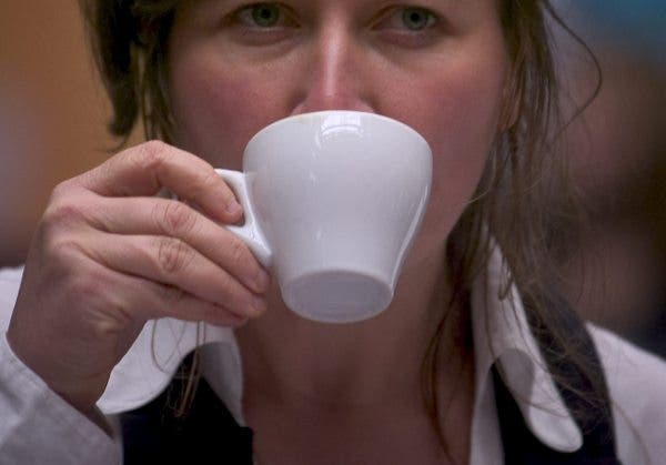 Café, más supervivencia y menos recaída en el cáncer de intestino