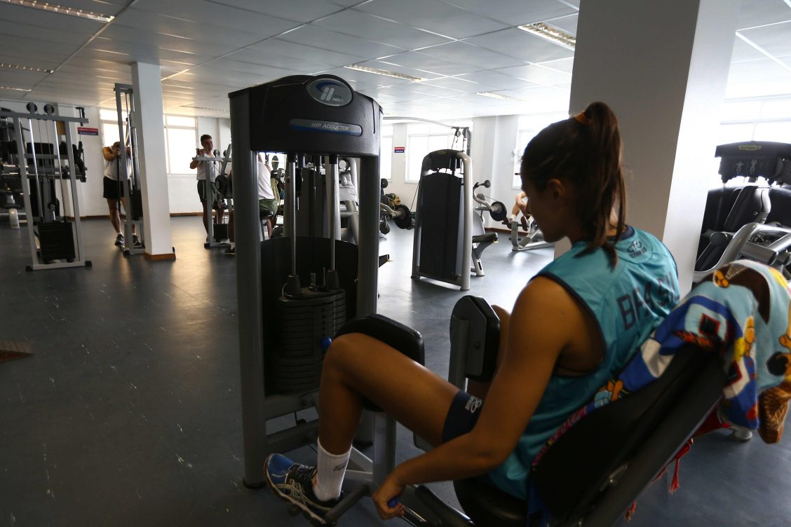 creatina mujer entrenando