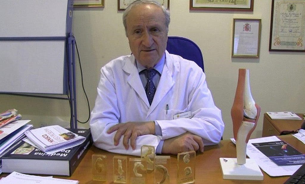 El Dr. Pedro Guillén García, de Clínica CEMTRO.