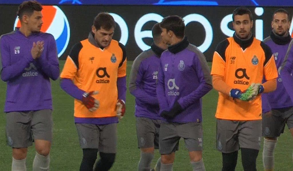 Iker Casillas entrena hace meses, cuando no había sufrido un infarto, con sus compañeros del F.C. Oporto