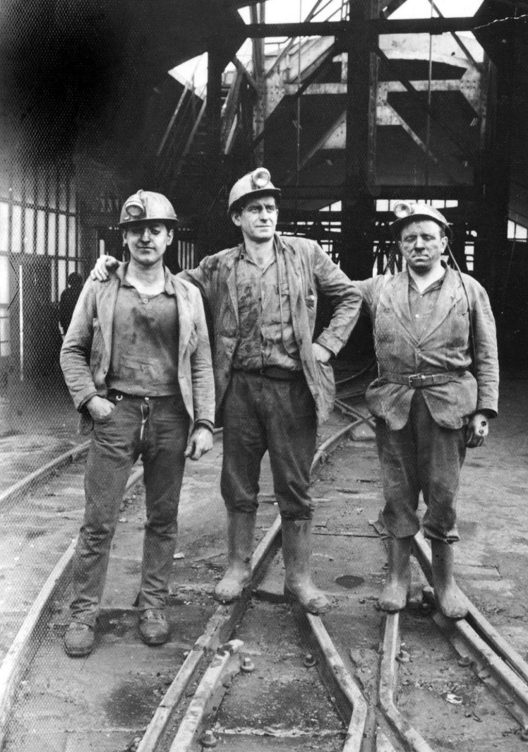 Tres mineros asturianos posan para los medios a mediados de los sesenta