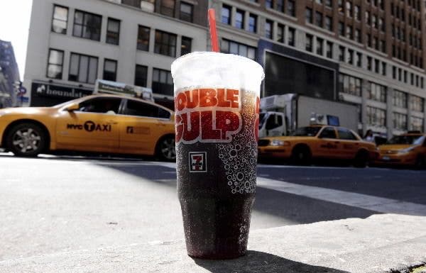 Un juez tumba el veto a los refrescos gigantes en Nueva York