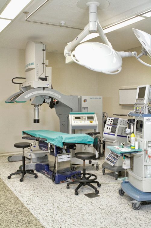 El hospital Quirónsalud Torrevieja presenta un tratamiento de cáncer con radioterapia intraoperatoria