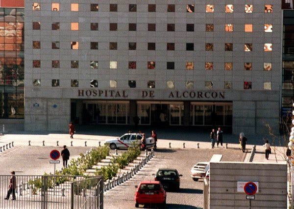 Una enfermera que atendió al misionero García Viejo en Madrid, contagiada por ébola
