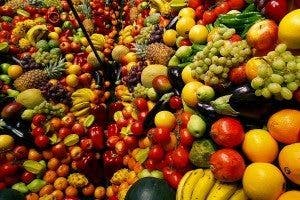Variedad de frutas expuestas