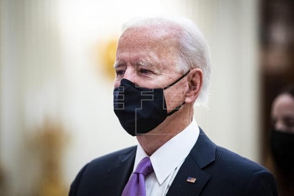 Biden lanza una estrategia "de guerra" para contener la pandemia en Estados Unidos