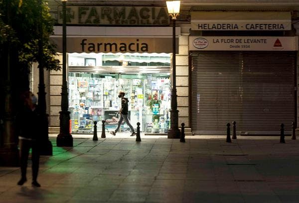 Desperdiciar a profesionales sanitarios en pandemia: el caso de la farmacia en España