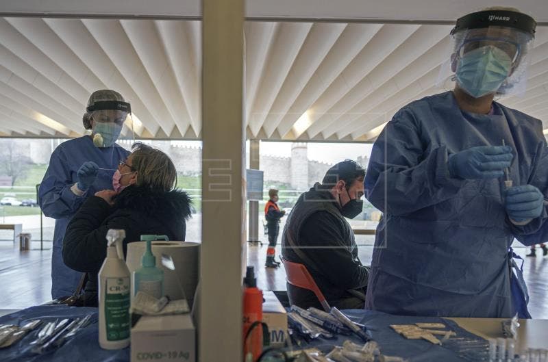 Coronavirus España: incidencia acumulada baja de 500, muertes diarias siguen superando las 500