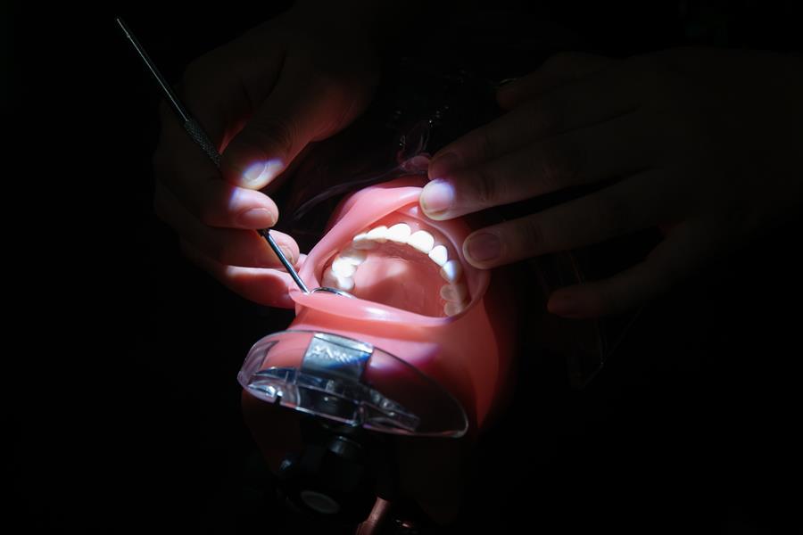 Bruxismo patología oral dentista