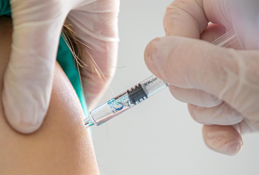 La campaña de vacunación conjunta de gripe y covid empezará a finales de septiembre
