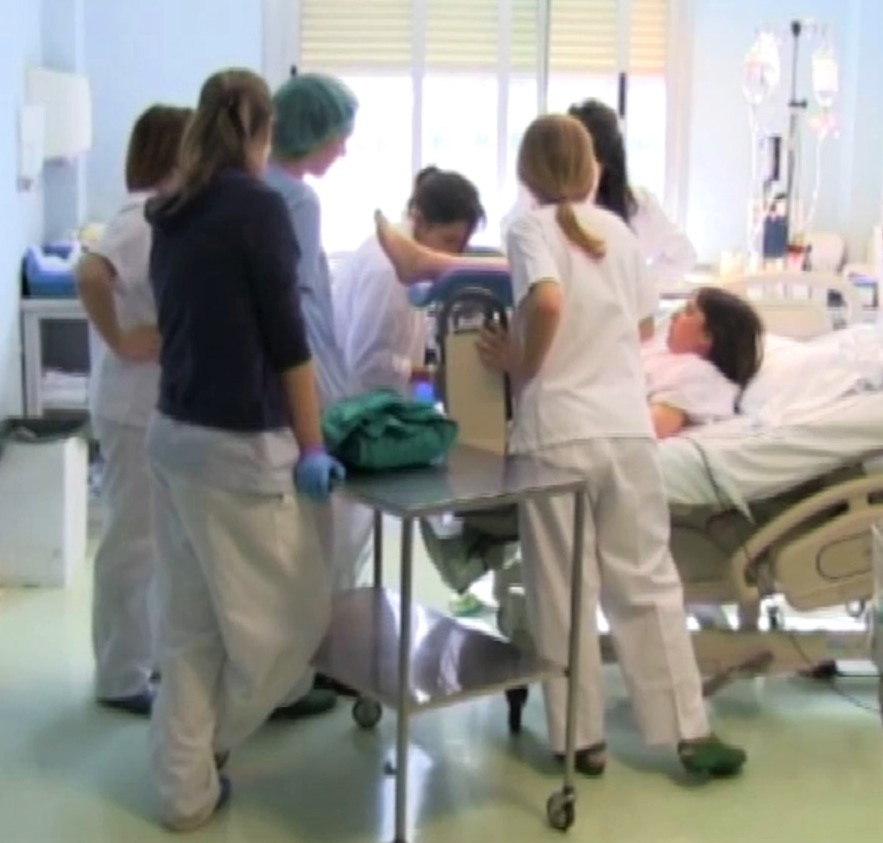 Retirada de la placenta del útero.