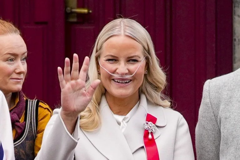 Mette-Marit fibrosis pulmonar